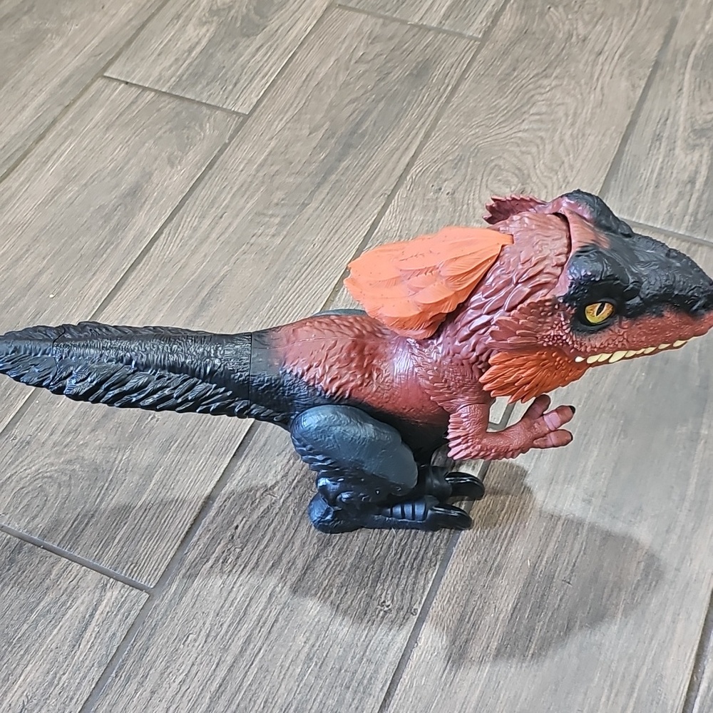 Jurrasic World Dominion  PYRORAPTOR Uncaged - Picture 3 of 9